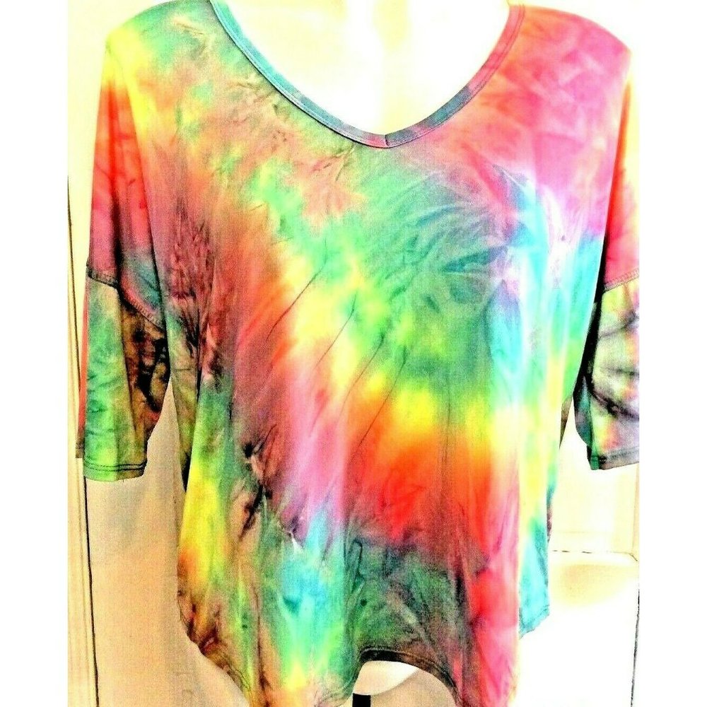 MED Jodifi Fierce Spirit Silky Neon Tie Dye 3/4 Sleeve Knit T-Shirt Top NEW USA